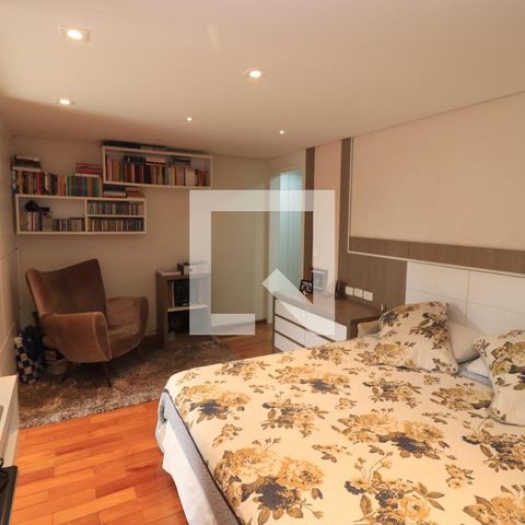 Casa à venda com 184m², 4 quartos e 3 vagasQuarto Suíte