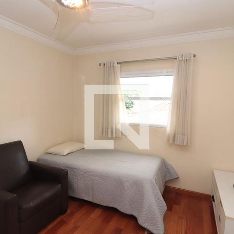 Casa à venda com 184m², 4 quartos e 3 vagasQuarto 2 - Suíte