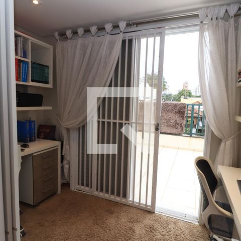 Casa à venda com 184m², 4 quartos e 3 vagasQuarto Suíte