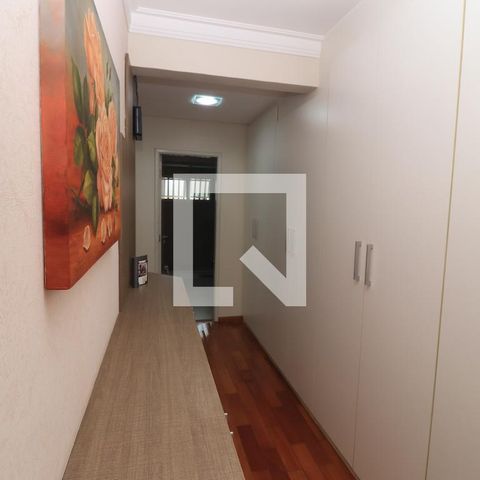 Casa à venda com 184m², 4 quartos e 3 vagasQuarto Suíte