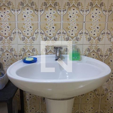 Casa à venda com 214m², 3 quartos e 2 vagasBanheiro