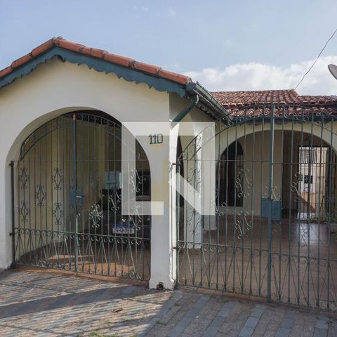 Casa à venda com 214m², 3 quartos e 2 vagasFachada