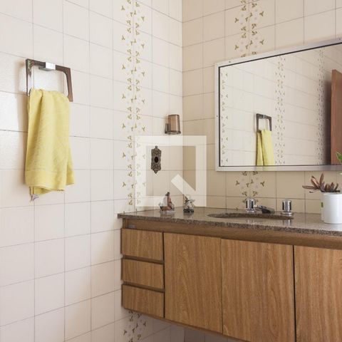 Casa à venda com 214m², 3 quartos e 2 vagasBanheiro
