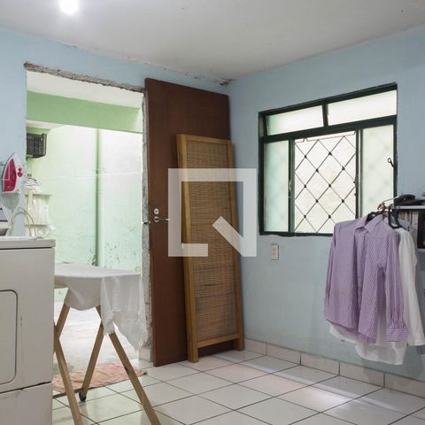 Casa à venda com 214m², 3 quartos e 2 vagasQuarto de Serviço