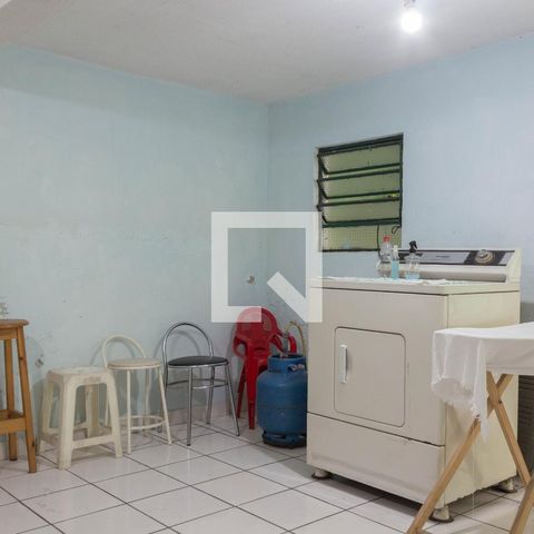 Casa à venda com 214m², 3 quartos e 2 vagasQuarto de Serviço