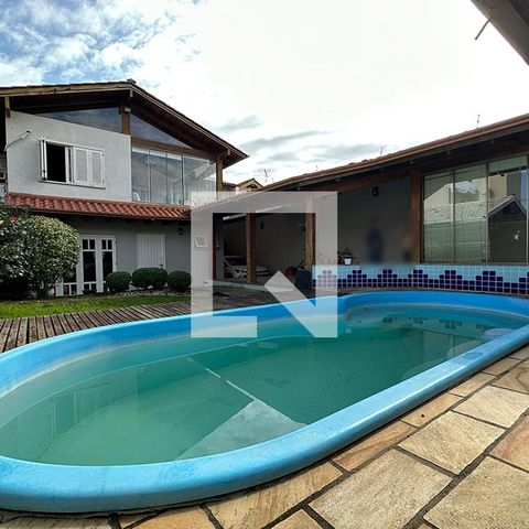 Casa à venda com 300m², 5 quartos e 2 vagasCozinha