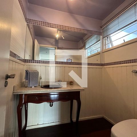 Casa à venda com 300m², 5 quartos e 2 vagasLavabo