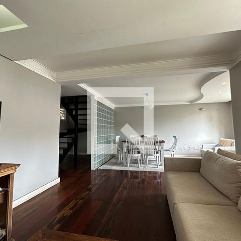 Casa à venda com 300m², 5 quartos e 2 vagasSala