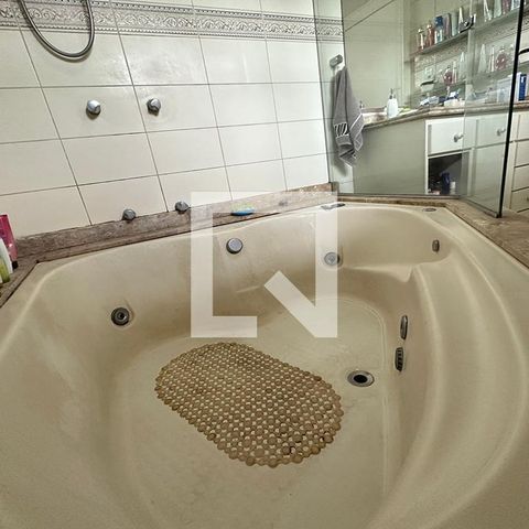 Casa à venda com 300m², 5 quartos e 2 vagasBanheiro da Suíte