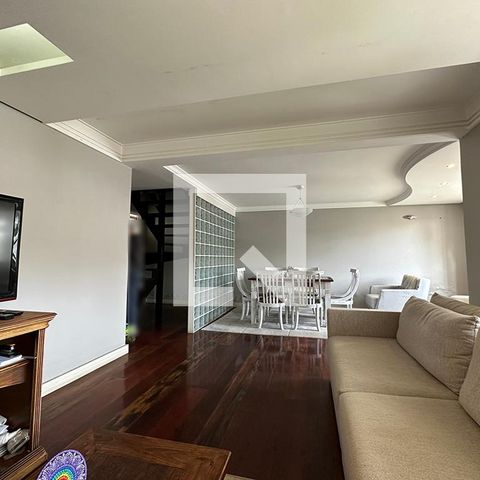 Casa à venda com 300m², 5 quartos e 2 vagasSala