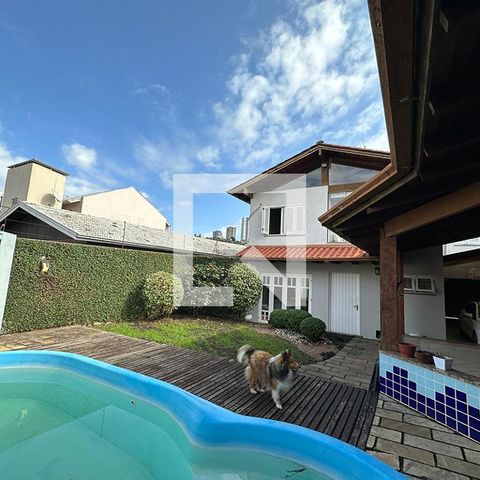 Casa à venda com 300m², 5 quartos e 2 vagasCozinha