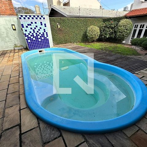 Casa à venda com 300m², 5 quartos e 2 vagasPiscina