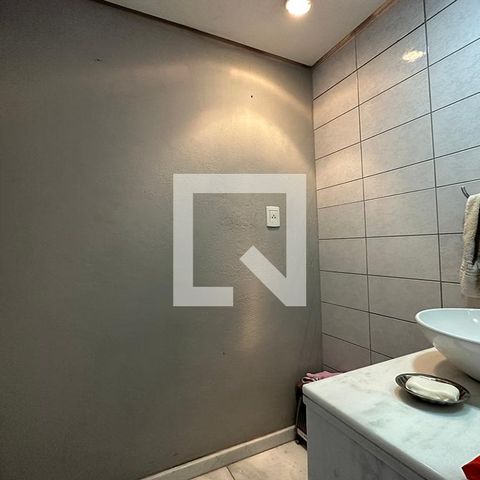 Casa à venda com 300m², 5 quartos e 2 vagasBanheiro