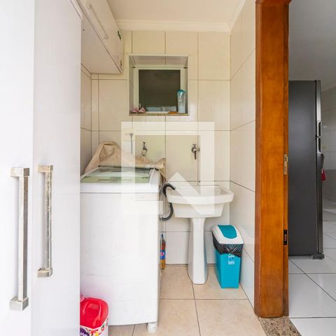 Casa à venda com 86m², 3 quartos e 3 vagas Casa à venda com 86m², 3 quartos e 3 vagasÁrea de Serviço
