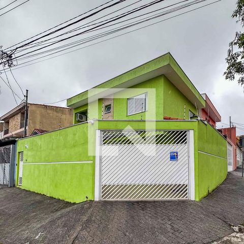 Casa à venda com 86m², 3 quartos e 3 vagas Casa à venda com 86m², 3 quartos e 3 vagasFachada