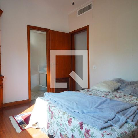 Apartamento à venda com 450m², 3 quartos e 3 vagas Apartamento à venda com 450m², 3 quartos e 3 vagasQuarto 1 Suíte