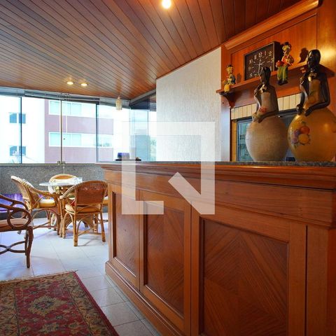 Apartamento à venda com 450m², 3 quartos e 3 vagas Apartamento à venda com 450m², 3 quartos e 3 vagasVaranda