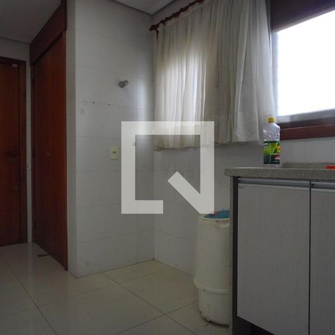 Apartamento à venda com 450m², 3 quartos e 3 vagas Apartamento à venda com 450m², 3 quartos e 3 vagasÁrea de serviço