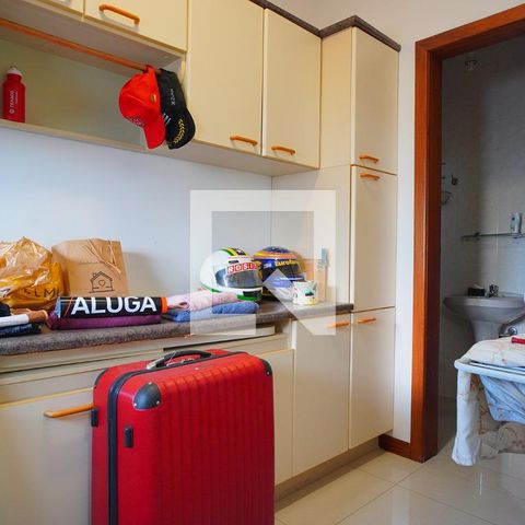 Apartamento à venda com 450m², 3 quartos e 3 vagas Apartamento à venda com 450m², 3 quartos e 3 vagasQuarto de Serviço