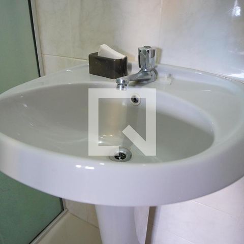 Apartamento à venda com 450m², 3 quartos e 3 vagas Apartamento à venda com 450m², 3 quartos e 3 vagasBanheiro de Serviço