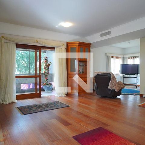 Apartamento à venda com 450m², 3 quartos e 3 vagas Apartamento à venda com 450m², 3 quartos e 3 vagasSala