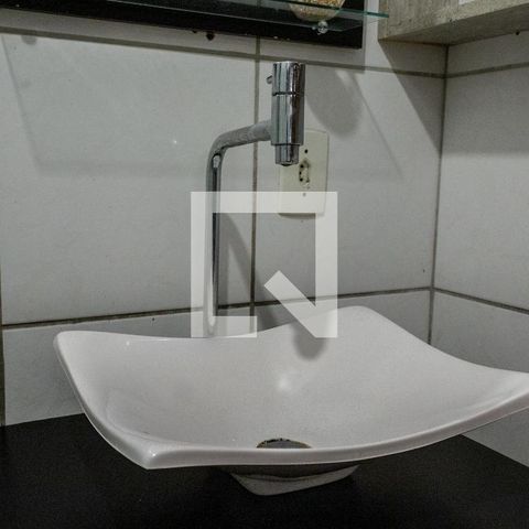 Casa à venda com 40m², 2 quartos e 1 vaga Casa à venda com 40m², 2 quartos e 1 vagaBanheiro