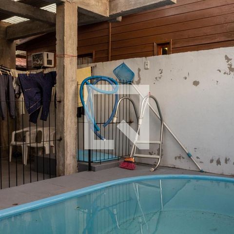 Casa à venda com 40m², 2 quartos e 1 vaga Casa à venda com 40m², 2 quartos e 1 vagaPiscina