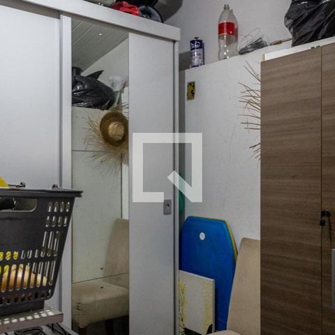 Casa à venda com 40m², 2 quartos e 1 vaga Casa à venda com 40m², 2 quartos e 1 vagaCloset
