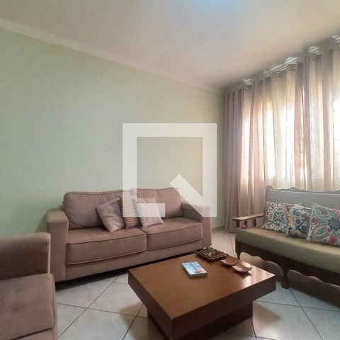 Casa à venda com 140m², 2 quartos e 4 vagasSala