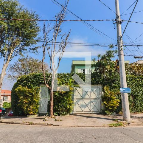 Casa à venda com 290m², 7 quartos e 3 vagasFachada