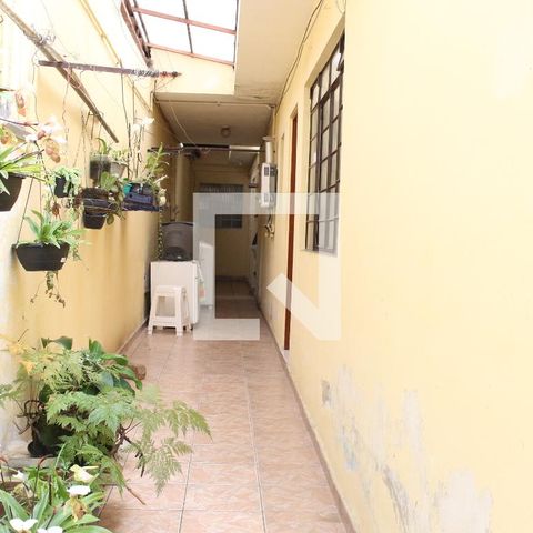 Casa à venda com 143m², 3 quartos e 1 vagaCorredor Lateral