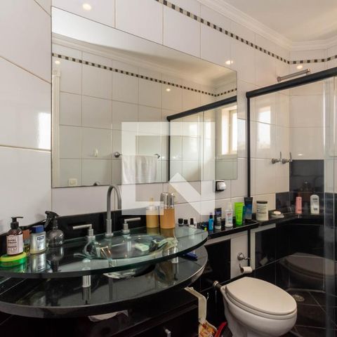 Casa para alugar com 465m², 4 quartos e 6 vagas Casa para alugar com 465m², 4 quartos e 6 vagasBanheiro da Suíte 3