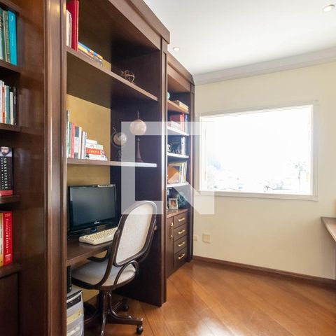 Casa para alugar com 465m², 4 quartos e 6 vagas Casa para alugar com 465m², 4 quartos e 6 vagasEscritório