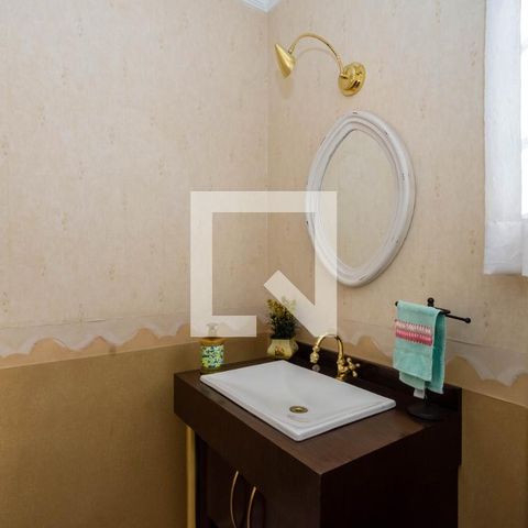 Casa para alugar com 465m², 4 quartos e 6 vagas Casa para alugar com 465m², 4 quartos e 6 vagasLavabo