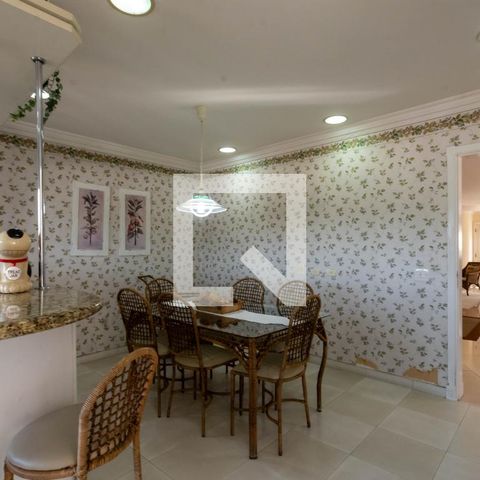 Casa para alugar com 465m², 4 quartos e 6 vagas Casa para alugar com 465m², 4 quartos e 6 vagasCopa
