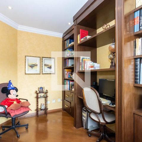 Casa para alugar com 465m², 4 quartos e 6 vagas Casa para alugar com 465m², 4 quartos e 6 vagasEscritório