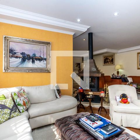 Casa para alugar com 465m², 4 quartos e 6 vagas Casa para alugar com 465m², 4 quartos e 6 vagasSala
