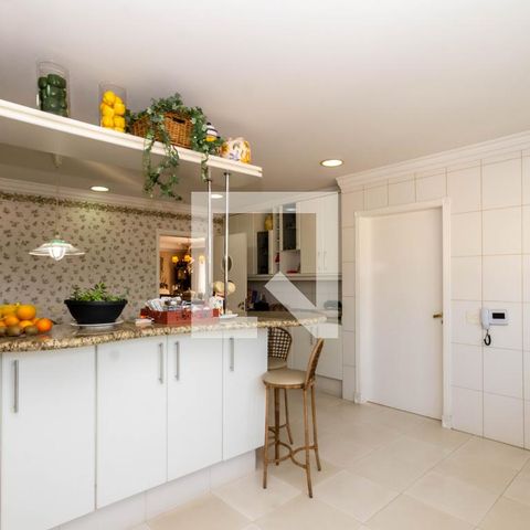 Casa para alugar com 465m², 4 quartos e 6 vagas Casa para alugar com 465m², 4 quartos e 6 vagasCopa