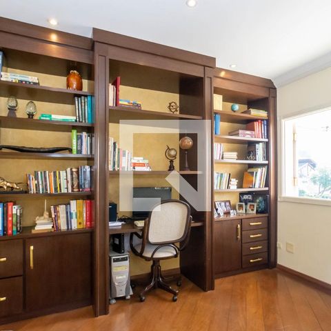 Casa para alugar com 465m², 4 quartos e 6 vagas Casa para alugar com 465m², 4 quartos e 6 vagasEscritório