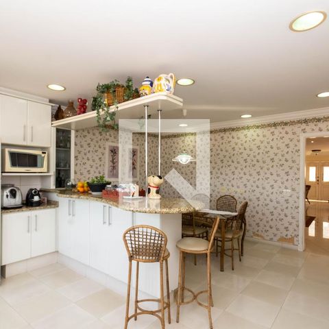Casa para alugar com 465m², 4 quartos e 6 vagas Casa para alugar com 465m², 4 quartos e 6 vagasCopa