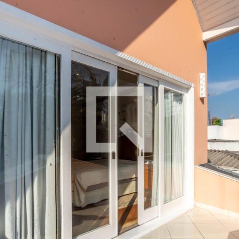 Casa para alugar com 465m², 4 quartos e 6 vagas Casa para alugar com 465m², 4 quartos e 6 vagasVaranda da Suíte master