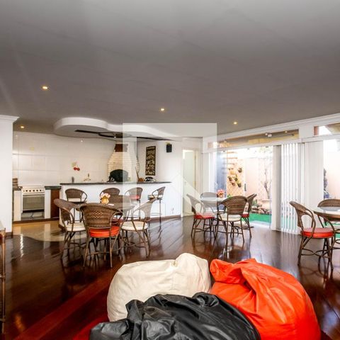 Casa para alugar com 465m², 4 quartos e 6 vagas Casa para alugar com 465m², 4 quartos e 6 vagasÁrea de Lazer