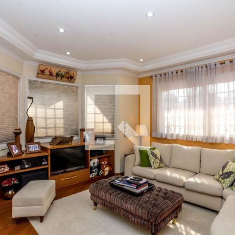 Casa para alugar com 465m², 4 quartos e 6 vagas Casa para alugar com 465m², 4 quartos e 6 vagasSala