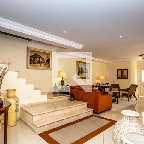 Casa para alugar com 465m², 4 quartos e 6 vagas Casa para alugar com 465m², 4 quartos e 6 vagasSala