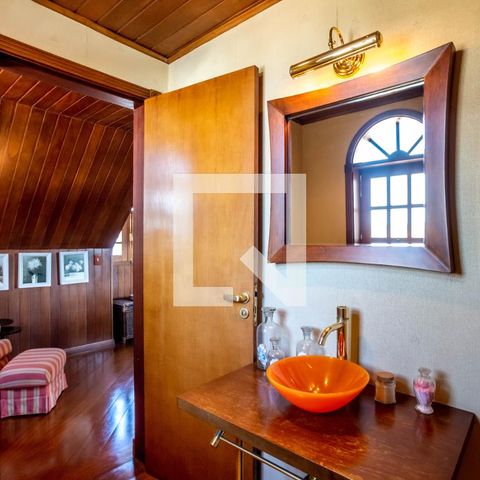 Casa para alugar com 465m², 4 quartos e 6 vagas Casa para alugar com 465m², 4 quartos e 6 vagasLavabo