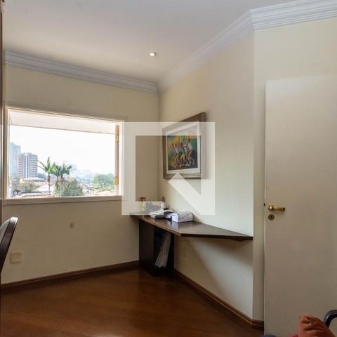 Casa para alugar com 465m², 4 quartos e 6 vagas Casa para alugar com 465m², 4 quartos e 6 vagasEscritório