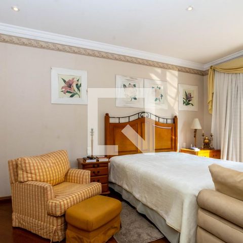 Casa para alugar com 465m², 4 quartos e 6 vagas Casa para alugar com 465m², 4 quartos e 6 vagasSuíte master