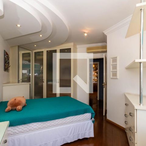 Casa para alugar com 465m², 4 quartos e 6 vagas Casa para alugar com 465m², 4 quartos e 6 vagasSuíte 2