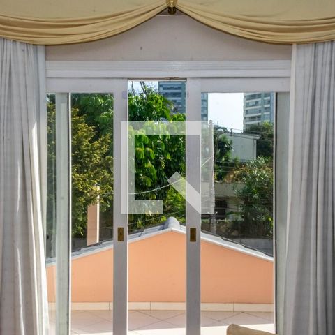Casa para alugar com 465m², 4 quartos e 6 vagas Casa para alugar com 465m², 4 quartos e 6 vagasVaranda da Suíte master