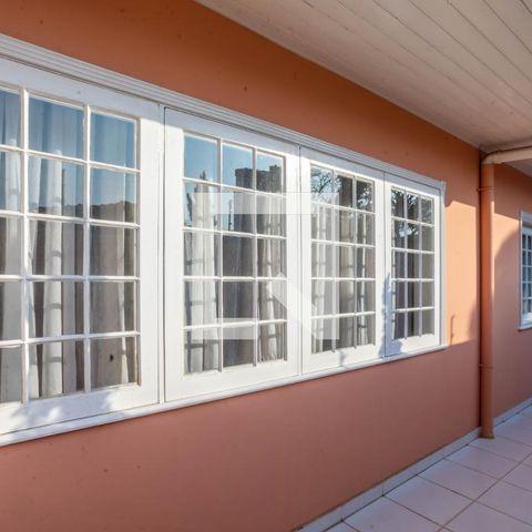 Casa para alugar com 465m², 4 quartos e 6 vagas Casa para alugar com 465m², 4 quartos e 6 vagasÁrea externa